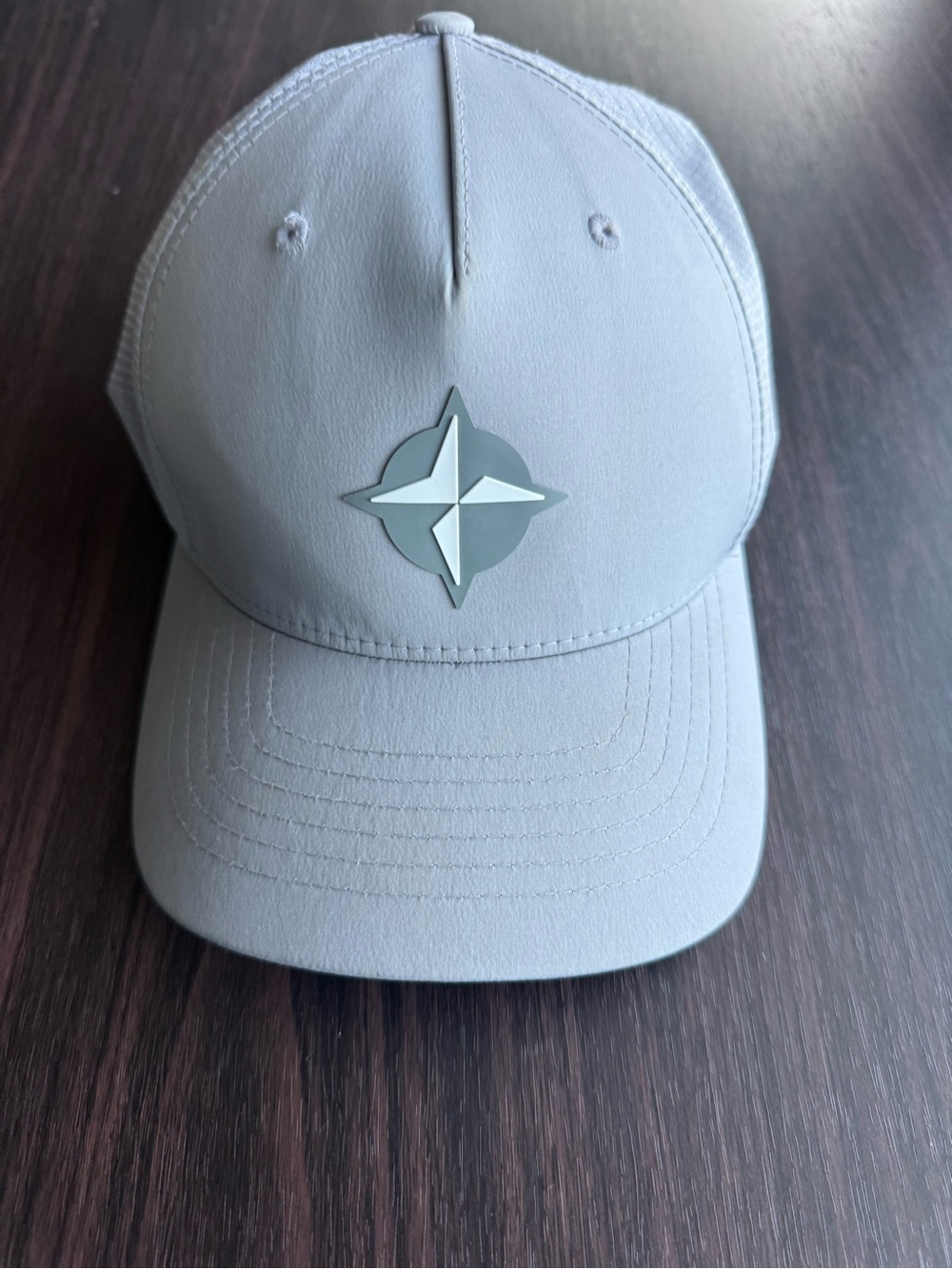 Innova Disc Golf Fitted Hat Cap Gray Size L/XL